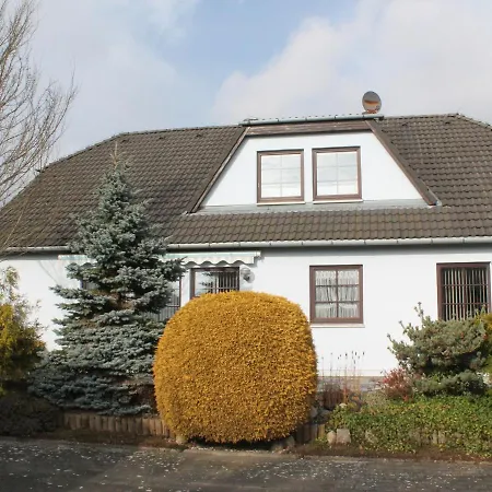 Modern In With Large Garden Διαμέρισμα