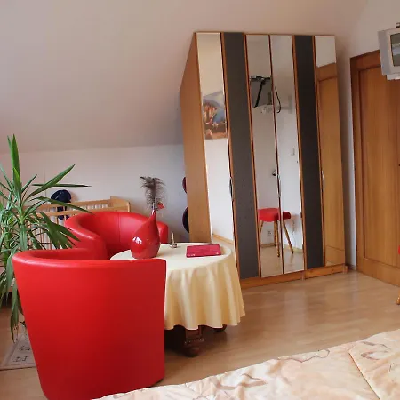 Διαμέρισμα Modern In With Large Garden Heiligenhagen